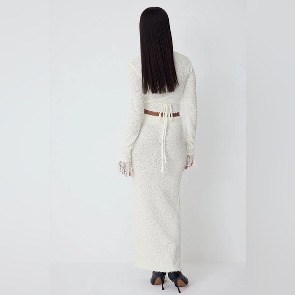 NA-KD Set - Off White Knitted Overlap Fringe Detail Sweater & Skirt - Picture 6 of 11